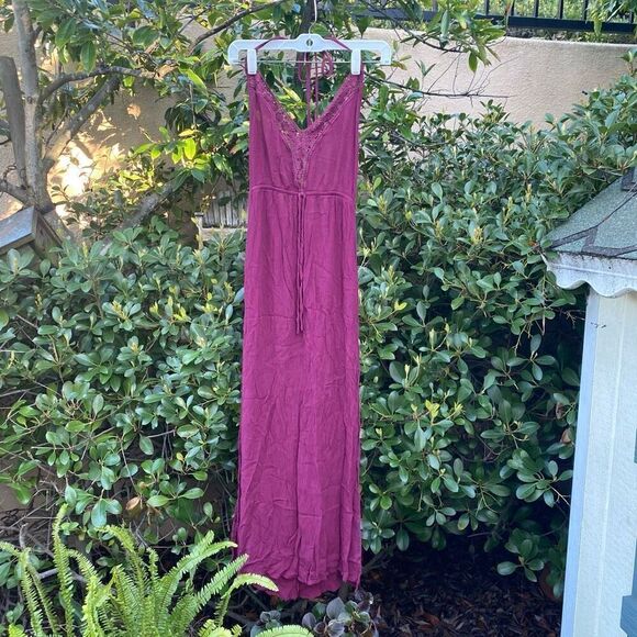 Forever 21 Women's Cranberry Halter Open Back Empire Waist Maxi Dress Small VGUC - Picture 1 of 4